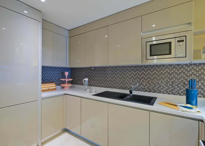 Petek By Newinn * Istanbul