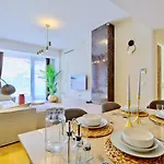 Petek By Newinn Apartment