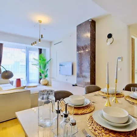 Petek By Newinn Apartment