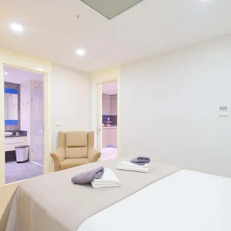 Petek By Newinn Apartment *