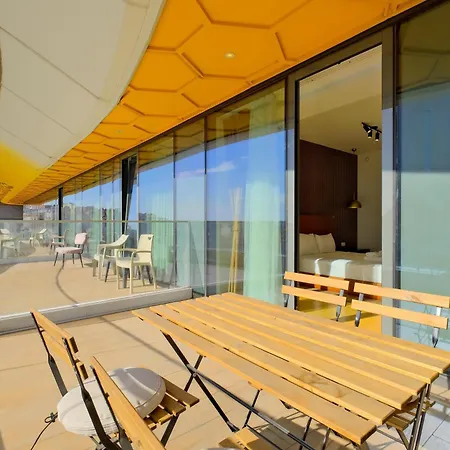 Petek By Newinn Apartment